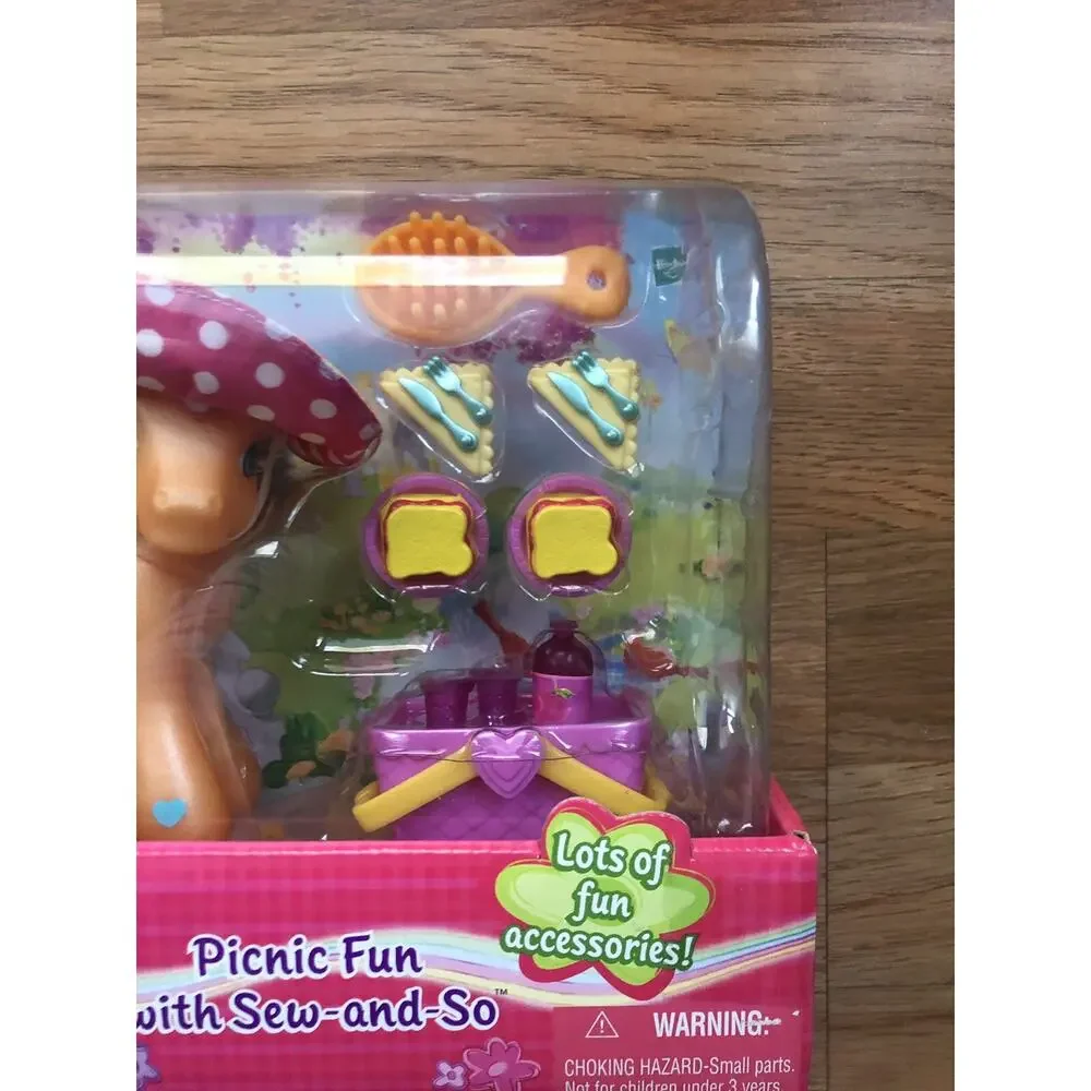 NIB My Little Pony Picnic Fun With Sew-and-So Playset Hasbro 2005 RARE!!!!
